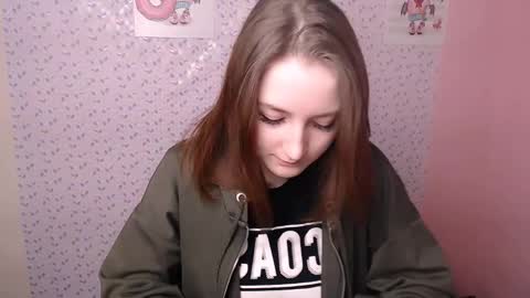 vivienalles_ online show from 12.04.24