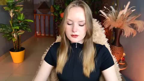 Vivien online show from 05.13.26