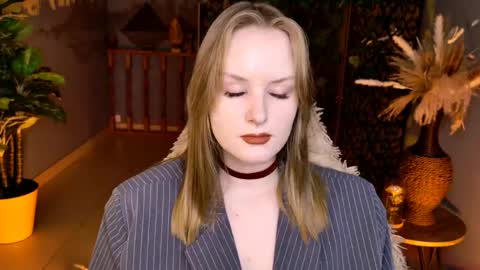 Vivien online show from 06.05.26