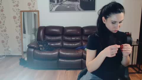 Snapshot of vivienne17 chatting on 03.08.25 vivienne online show from 03.08.25