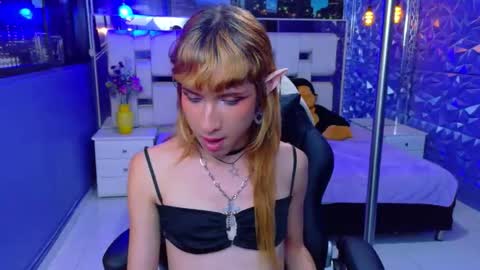 vivienne hadid online show from 05.25.26