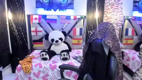 vivienne hadid online show from 06.14.26
