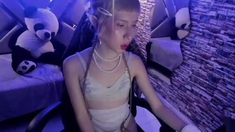 vivienne hadid online show from 07.17.26