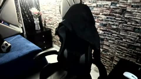 vivienne hadid online show from 07.24.26