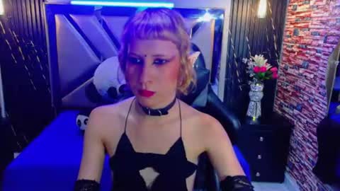 vivienne hadid online show from 07.27.26