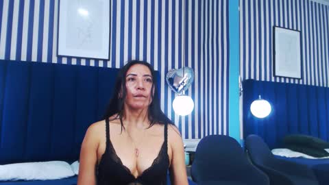 Snapshot of viviennerosette chatting on 02.09.26 Vivian online show from 02.09.26