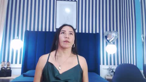 Snapshot of viviennerosette chatting on 02.12.26 Vivian online show from 02.12.26