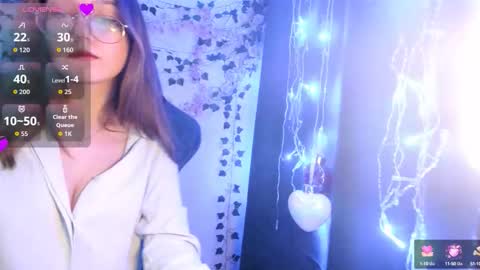 Snapshot of vivivivikkie chatting on 10.09.25 vivivivikkie online show from 10.09.25