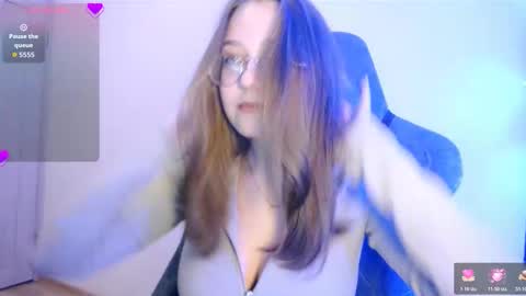 Snapshot of vivivivikkie chatting on 12.03.25 vivivivikkie online show from 12.03.25