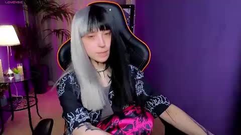 Snapshot of vixen_noir chatting on 07.10.26 Alice online show from 07.10.26