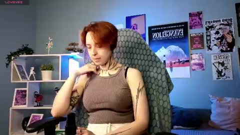 Snapshot of vixen_noir chatting on 07.24.26 Alice online show from 07.24.26