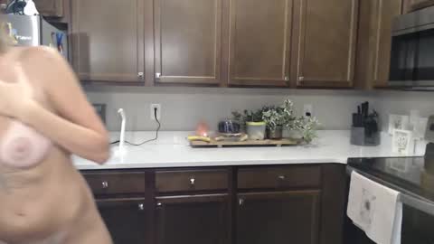 Liz online show from 10.11.25