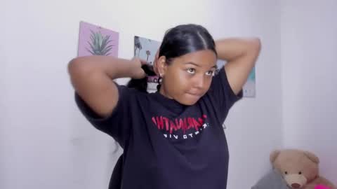 Snapshot of vixenlust17 chatting on 02.19.26 vixenlust17 online show from 02.19.26