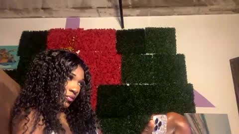 Snapshot of vixenthedoll chatting on 12.15.24 10 inch online show from 12.15.24