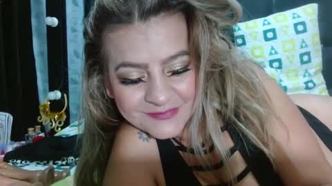 Snapshot of vkleiin chatting on 02.12.26 Venus online show from 02.12.26