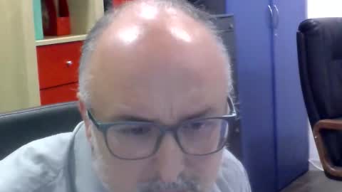 Snapshot of volpi72 chatting on 10.31.25 volpi72 online show from 10.31.25