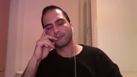 Snapshot of volve5 chatting on 03.10.25 volve5 online show from 03.10.25