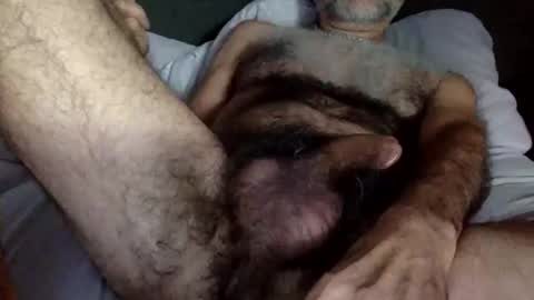 Enjoy guys of all ages if you are not on cam please dont ask for requests if i dont respond dont think im ignoring you i online show from 04.17.26