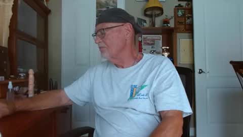 Snapshot of vueuorme chatting on 04.29.26 Vueuorme online show from 04.29.26