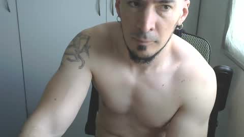 Snapshot of vulgarismagistral15 chatting on 09.18.25 Vulgaris online show from 09.18.25