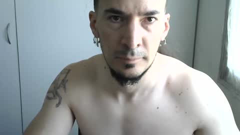 Snapshot of vulgarismagistral15 chatting on 10.01.25 Vulgaris online show from 10.01.25