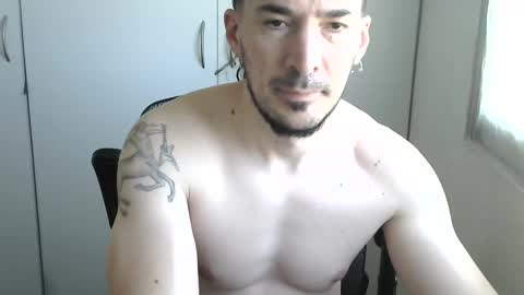 Snapshot of vulgarismagistral15 chatting on 11.04.25 Vulgaris online show from 11.04.25