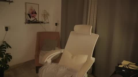 Snapshot of vurtualdiva chatting on 10.02.25 vurtualdiva online show from 10.02.25