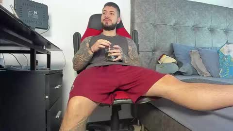 Snapshot of vyxen_ chatting on 02.04.26 vyxen_ online show from 02.04.26