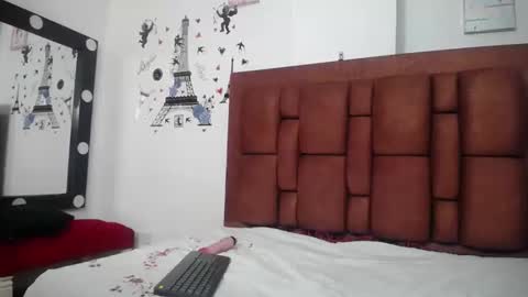 Snapshot of vzafiroper chatting on 02.24.26 Zafiroo online show from 02.24.26