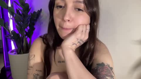 Alice  Before pvt write to me in PM  online show from 03.01.25