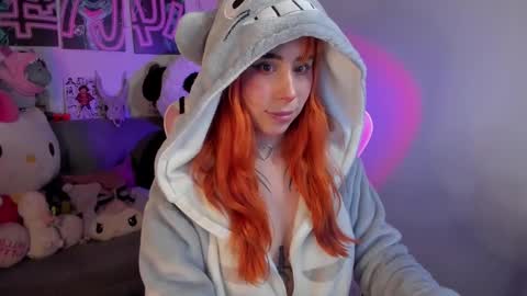 Snapshot of waifu_aika chatting on 12.23.24 AIKA online show from 12.23.24