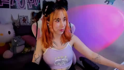 Snapshot of waifu_aika chatting on 02.01.25 AIKA online show from 02.01.25