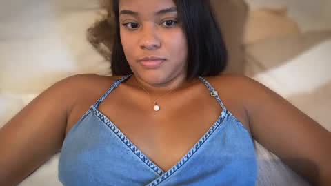 Snapshot of walkingoncloudss chatting on 09.18.25 Layla friends call me Koko online show from 09.18.25