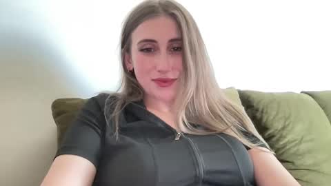 Snapshot of walkiria19 chatting on 05.23.26 walkiria19 online show from 05.23.26