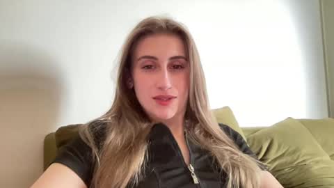 Snapshot of walkiria19 chatting on 06.14.26 walkiria19 online show from 06.14.26