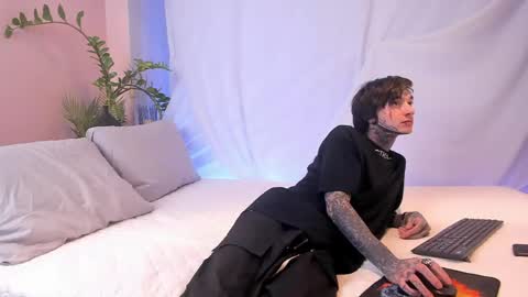 Snapshot of walter_white0276 chatting on 04.11.26 Walter online show from 04.11.26