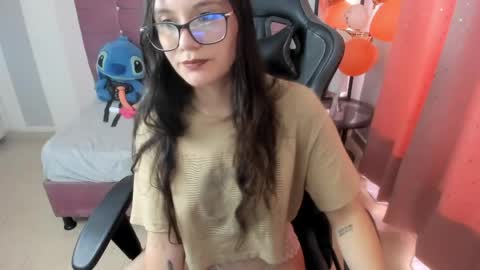 Snapshot of wanda_sg chatting on 05.18.26 Alexandra online show from 05.18.26