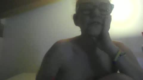 Snapshot of wandamanara chatting on 04.15.26 wandamanara online show from 04.15.26