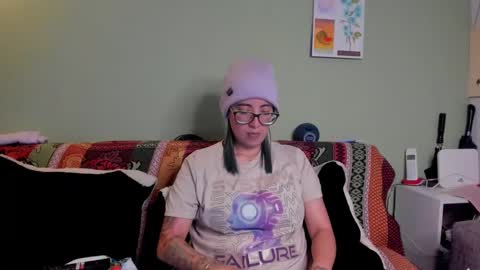 Snapshot of waningrosee chatting on 02.18.25 Waningrose Lu online show from 02.18.25