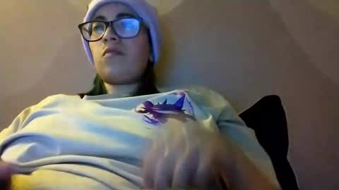 Snapshot of waningrosee chatting on 03.04.25 Waningrose Lu online show from 03.04.25