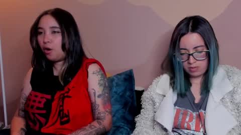 Snapshot of waningrosee chatting on 03.07.25 Waningrose Lu online show from 03.07.25