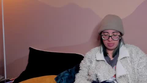 Snapshot of waningrosee chatting on 03.08.25 Waningrose Lu online show from 03.08.25