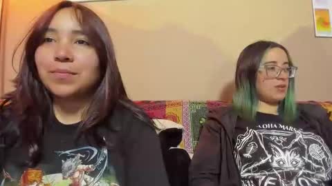 Snapshot of waningrosee chatting on 09.13.25 Waningrose Lu online show from 09.13.25