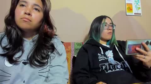 Snapshot of waningrosee chatting on 09.28.25 Waningrose Lu online show from 09.28.25