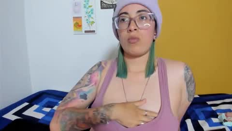 Waningrose  Lu online show from 11.24.25