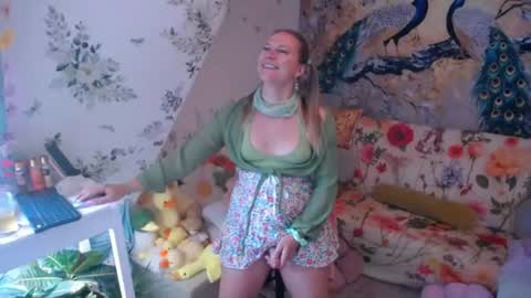 Emilia inst  online show from 07.28.26