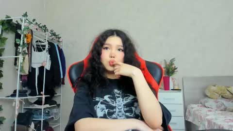 Snapshot of wastforu chatting on 02.17.25 wastforu online show from 02.17.25