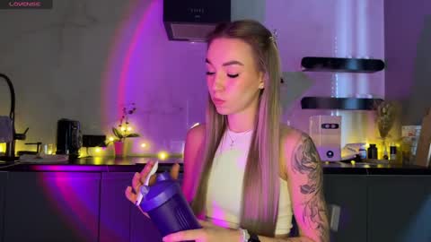 Snapshot of watergirl_ chatting on 12.13.24 Im saving up for a new car help me online show from 12.13.24