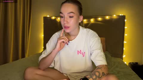 Snapshot of watergirl_ chatting on 12.23.24 Im saving up for a new car help me online show from 12.23.24