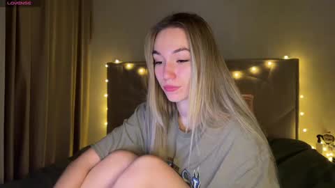 Snapshot of watergirl_ chatting on 01.24.25 Im saving up for a new car help me online show from 01.24.25